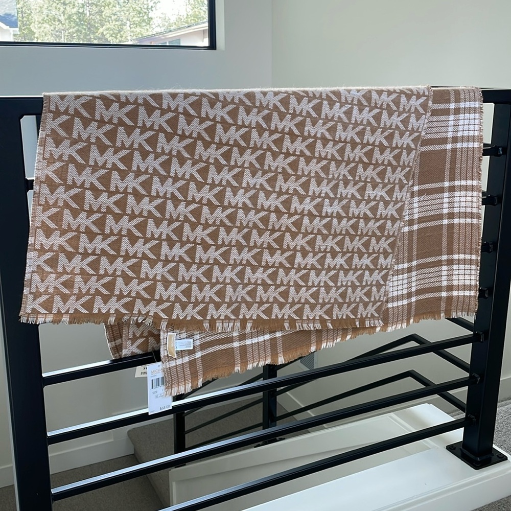 Michael by Michael Kors blanket scarf - NWT